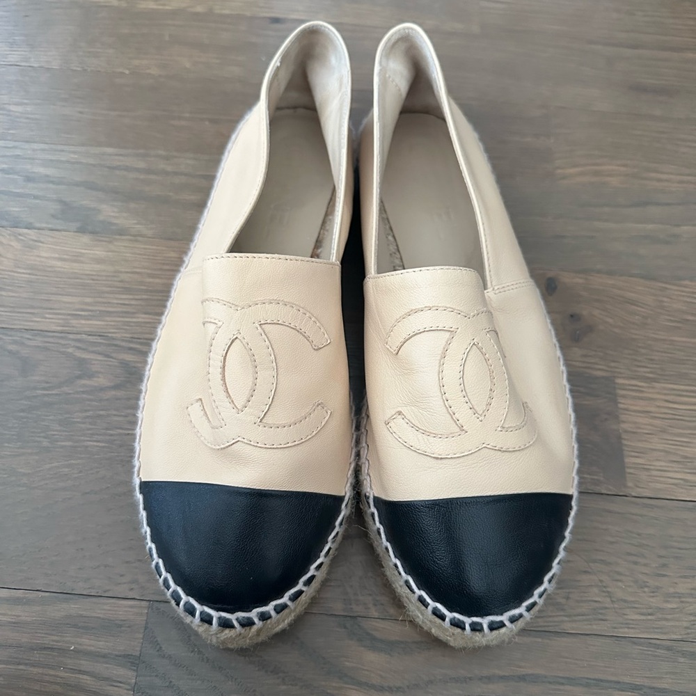CHANEL Beige Leather Espadrilles with Black Cap Toe